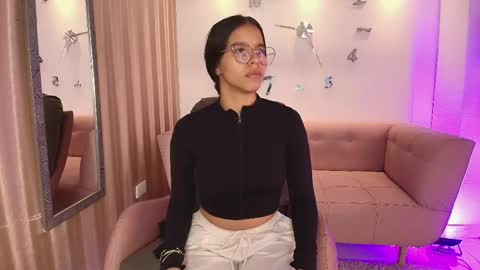 Snapshot of lunamillers_ chatting on April 13, 2026, 3:45 am lunamillers_ online show from April 13, 2026, 3:45 am