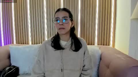 lunamillers_ online show from July 1, 2026, 4:14 am
