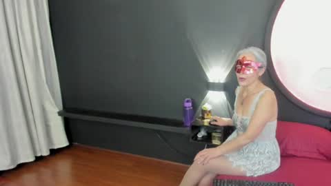 Snapshot of lunamisteriosa_ chatting on June 23, 2026, 12:03 pm lunamisteriosa_ online show from June 23, 2026, 12:03 pm