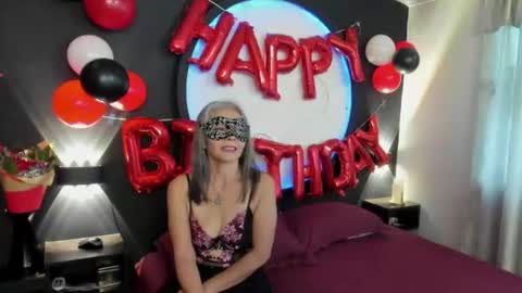 Snapshot of lunamisteriosa_ chatting on July 10, 2026, 12:41 pm lunamisteriosa_ online show from July 10, 2026, 12:41 pm