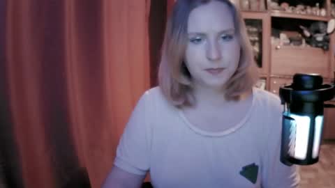 Snapshot of lunamystique_ chatting on April 28, 2026, 2:55 pm lunamystique_ online show from April 28, 2026, 2:55 pm