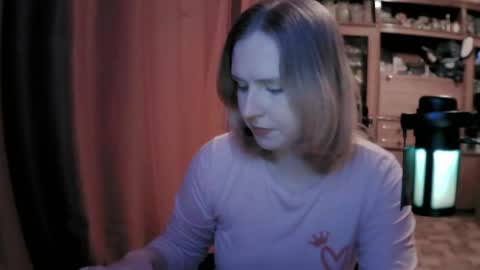 Snapshot of lunamystique_ chatting on April 29, 2026, 2:43 pm lunamystique_ online show from April 29, 2026, 2:43 pm