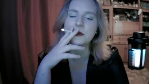 Snapshot of lunamystique_ chatting on May 22, 2026, 4:23 pm lunamystique_ online show from May 22, 2026, 4:23 pm