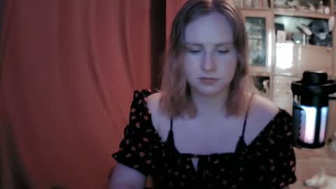 Snapshot of lunamystique_ chatting on June 10, 2026, 11:20 am lunamystique_ online show from June 10, 2026, 11:20 am