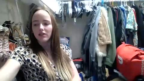 Snapshot of lunapixie2020 chatting on October 28, 2025, 6:54 pm lunapixie2020 online show from October 28, 2025, 6:54 pm