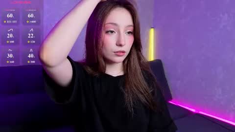 Snapshot of lunarialive chatting on June 21, 2026, 10:18 am Sonya online show from June 21, 2026, 10:18 am