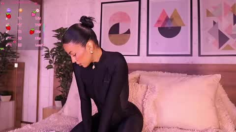 Luna Ruso  online show from March 24, 2026, 8:25 pm