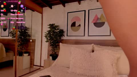 Luna Ruso  online show from April 5, 2026, 7:11 pm