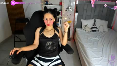 Snapshot of lunascoott chatting on June 19, 2026, 2:49 am ARI online show from June 19, 2026, 2:49 am