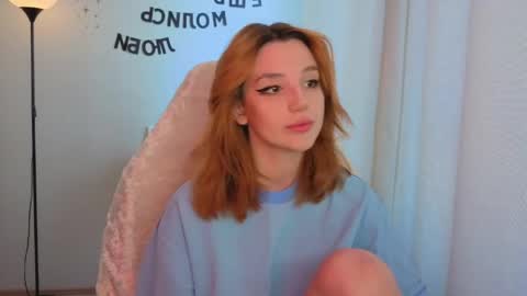 Snapshot of lunatale chatting on May 6, 2026, 9:58 am Kate online show from May 6, 2026, 9:58 am