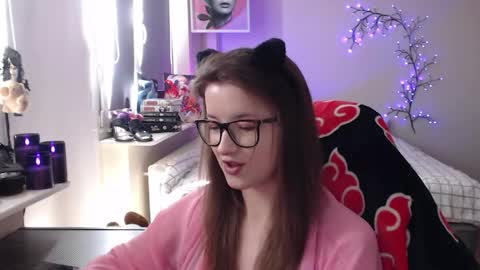 Snapshot of lunaxcherry chatting on May 1, 2026, 9:03 am LunaXcherry online show from May 1, 2026, 9:03 am