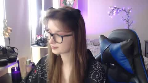 Snapshot of lunaxcherry chatting on May 10, 2026, 11:04 am LunaXcherry online show from May 10, 2026, 11:04 am
