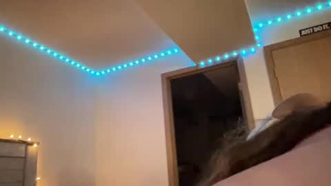 Lunadreams online show from December 17, 2024, 5:18 am