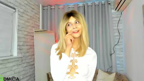 Lune FallenStar online show from June 20, 2026, 10:07 am
