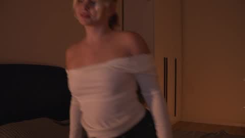Evi online show from June 6, 2026, 6:12 pm