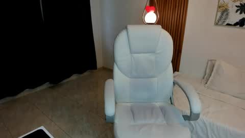 Snapshot of luniksa chatting on June 1, 2026, 11:34 am luniksa online show from June 1, 2026, 11:34 am
