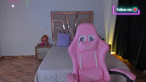 LUNA ROSE online show from April 10, 2026, 3:34 am