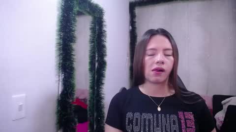 Snapshot of lunnadoll chatting on January 3, 2025, 3:16 am Katty what ever do you want on my pv is for extra tokens minimi 250 tks ty u for understand online show from January 3, 2025, 3:16 am