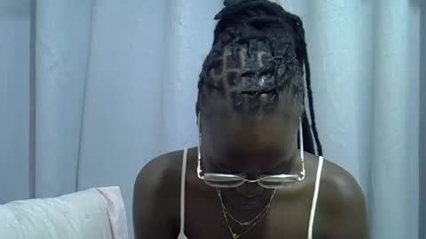 Snapshot of lupitah_ chatting on December 21, 2025, 6:31 am sweet girl online show from December 21, 2025, 6:31 am