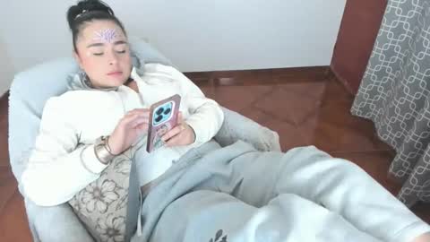 PAULINA online show from April 1, 2026, 1:41 pm