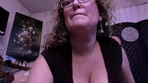 .Clarissa. Follow me on Instagram   miss buns  online show from May 28, 2026, 7:05 am