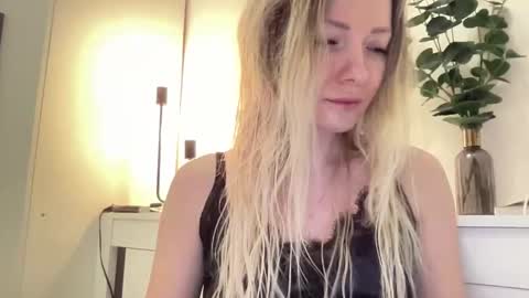 Snapshot of lusiluv chatting on March 3, 2026, 7:20 pm lusiluv online show from March 3, 2026, 7:20 pm