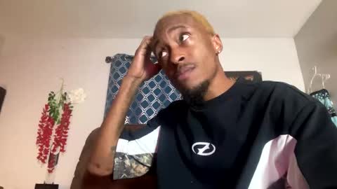 LUST online show from November 26, 2025, 3:40 am