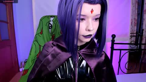 Asami online show from November 30, 2025, 5:50 pm