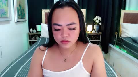 Snapshot of lustfuloffendertrina chatting on January 19, 2025, 7:04 am Trina online show from January 19, 2025, 7:04 am