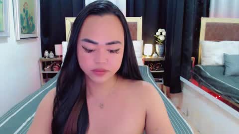 Snapshot of lustfuloffendertrina chatting on February 5, 2025, 1:22 pm Trina online show from February 5, 2025, 1:22 pm