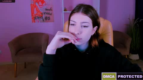 lusy_puff online show from December 16, 2024, 9:35 am