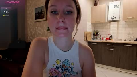 LusyaGreenberg online show from November 10, 2025, 8:52 pm