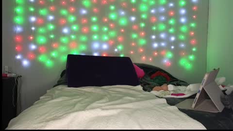 Snapshot of luvely_gurl chatting on December 26, 2024, 5:58 am Shauna online show from December 26, 2024, 5:58 am