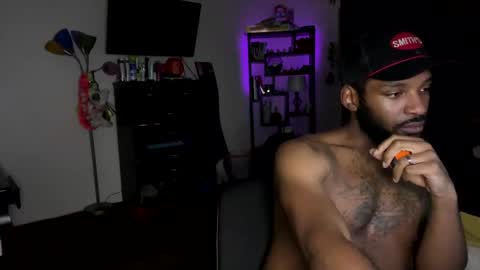 Snapshot of luverboibbc chatting on December 7, 2024, 1:47 am luverboi online show from December 7, 2024, 1:47 am