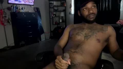 Snapshot of luverboibbc chatting on December 13, 2024, 10:23 pm luverboi online show from December 13, 2024, 10:23 pm