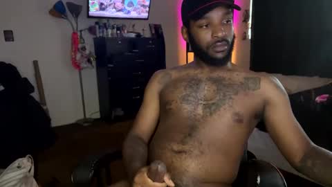 Snapshot of luverboibbc chatting on December 21, 2024, 11:13 pm luverboi online show from December 21, 2024, 11:13 pm