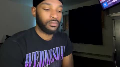 Snapshot of luverboibbc chatting on December 31, 2024, 2:08 am luverboi online show from December 31, 2024, 2:08 am