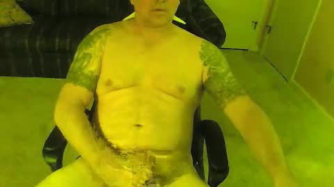 luvtoc2c1975 online show from December 3, 2025, 12:03 pm