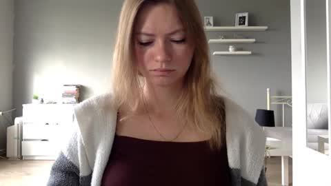 Snapshot of lux_millie chatting on September 15, 2025, 6:57 am Millie online show from September 15, 2025, 6:57 am