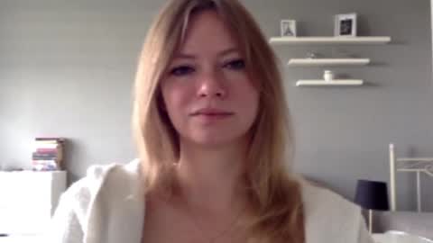 Snapshot of lux_millie chatting on September 17, 2025, 6:59 am Millie online show from September 17, 2025, 6:59 am