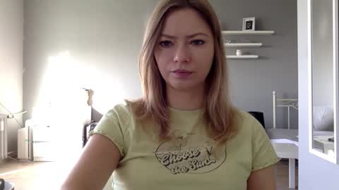 Snapshot of lux_millie chatting on September 23, 2025, 7:11 am Millie online show from September 23, 2025, 7:11 am