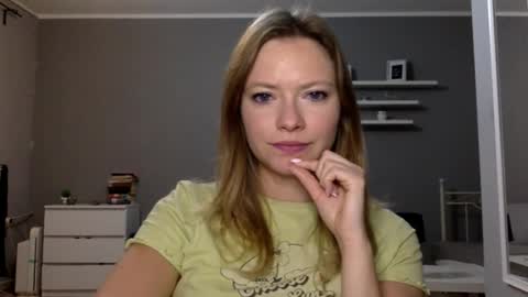 Snapshot of lux_millie chatting on September 23, 2025, 8:56 pm Millie online show from September 23, 2025, 8:56 pm