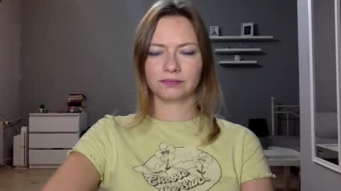 Snapshot of lux_millie chatting on September 25, 2025, 8:56 pm Millie online show from September 25, 2025, 8:56 pm