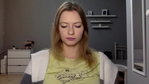 Snapshot of lux_millie chatting on October 29, 2025, 3:47 pm Millie online show from October 29, 2025, 3:47 pm