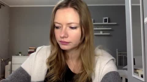 Snapshot of lux_millie chatting on November 23, 2025, 2:39 pm Millie online show from November 23, 2025, 2:39 pm