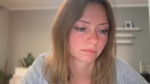 Snapshot of lux_millie chatting on July 29, 2026, 9:02 pm Millie online show from July 29, 2026, 9:02 pm