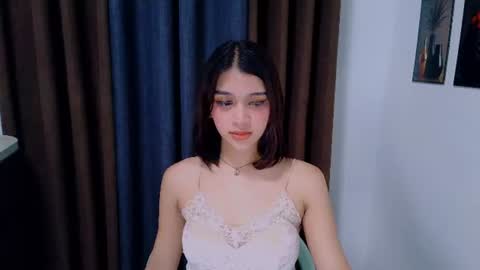 queen lux online show from August 6, 2026, 11:28 pm