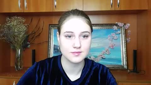 Vivienne online show from March 31, 2026, 12:27 pm