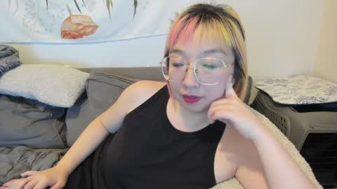 LuxGray online show from December 18, 2024, 2:32 am