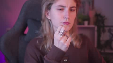 Snapshot of luxrayi chatting on January 13, 2025, 2:39 am Ray online show from January 13, 2025, 2:39 am